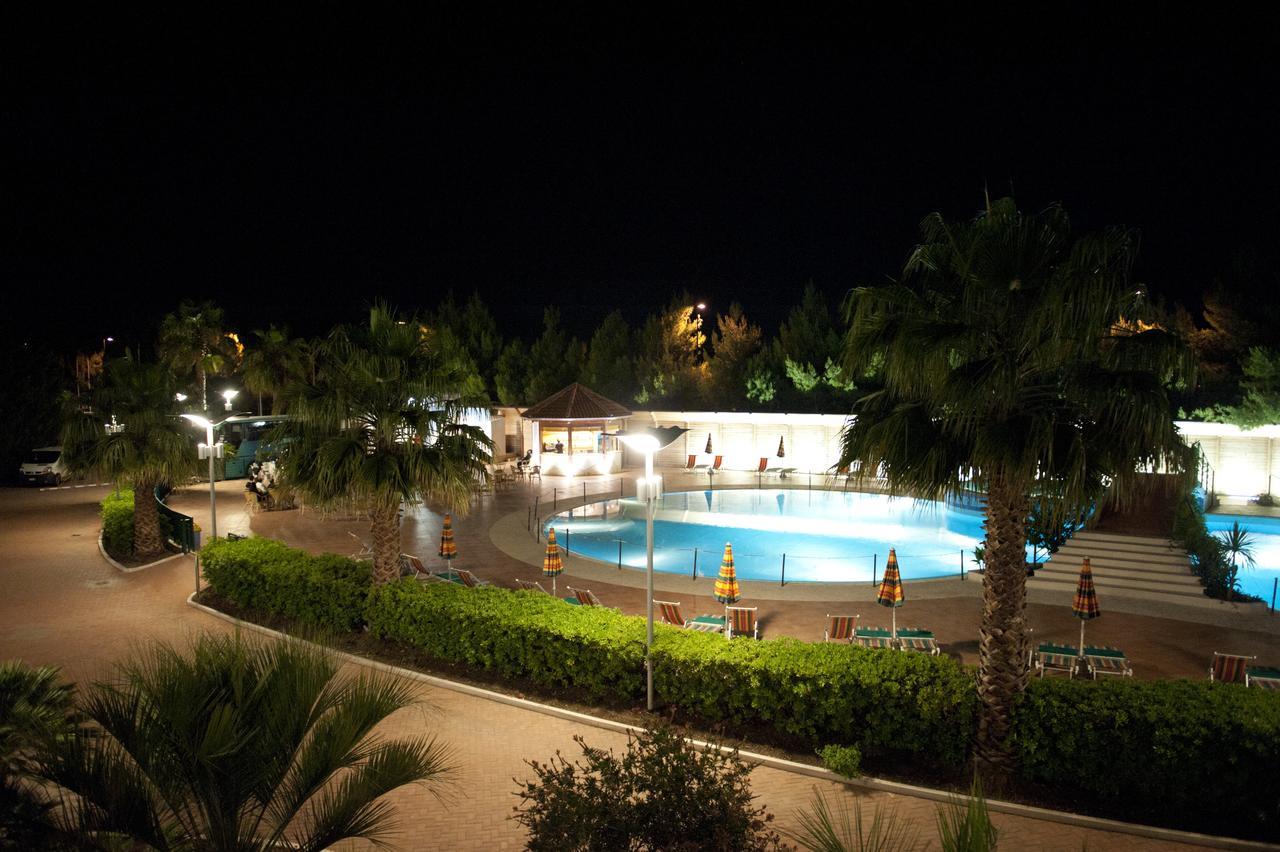 Oasiclub Hotel - Appartamenti Vieste Exterior foto