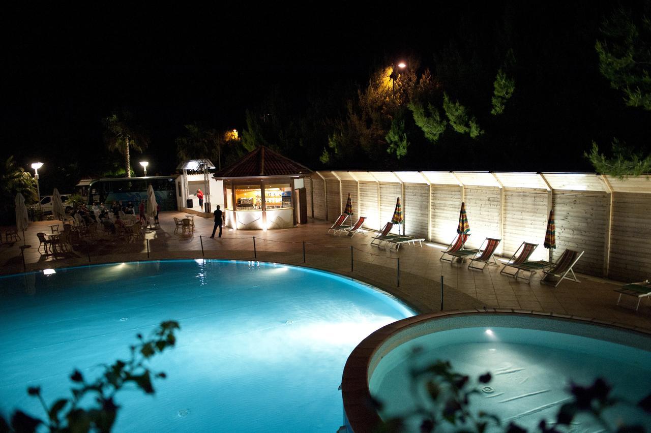 Oasiclub Hotel - Appartamenti Vieste Exterior foto